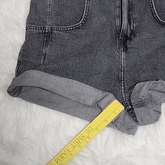 BDG URBAN OUTFITTERS Gray Ultra High Rise Rolled Hem Retro Denim Jean Shorts 28 - Picture 8 of 11